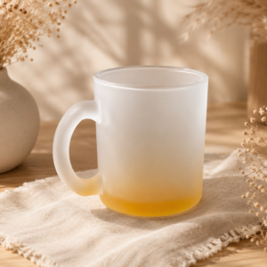 Satinierte Tasse mit Farbverlauf gelb - personalisierbar