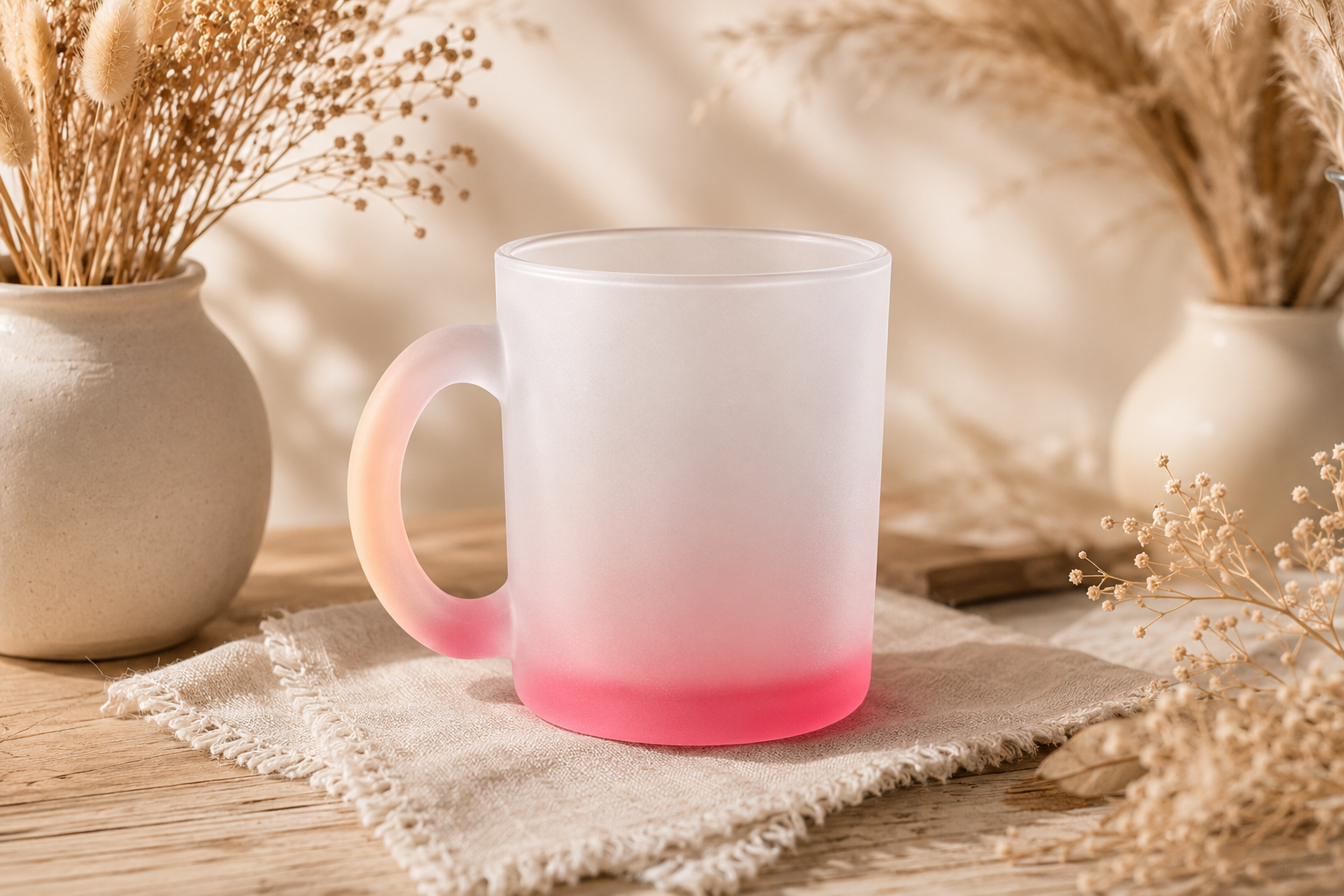 Satinierte Tasse mit Farbverlauf rot - personalisierbar – Bild 3